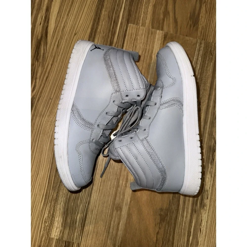 Nike Air Jordan Heritage Wolf Gray Boys 1Y Youth  Leather‎ High Sneakers 2016